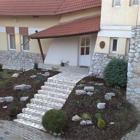 Marci Villa Печ Экстерьер фото
