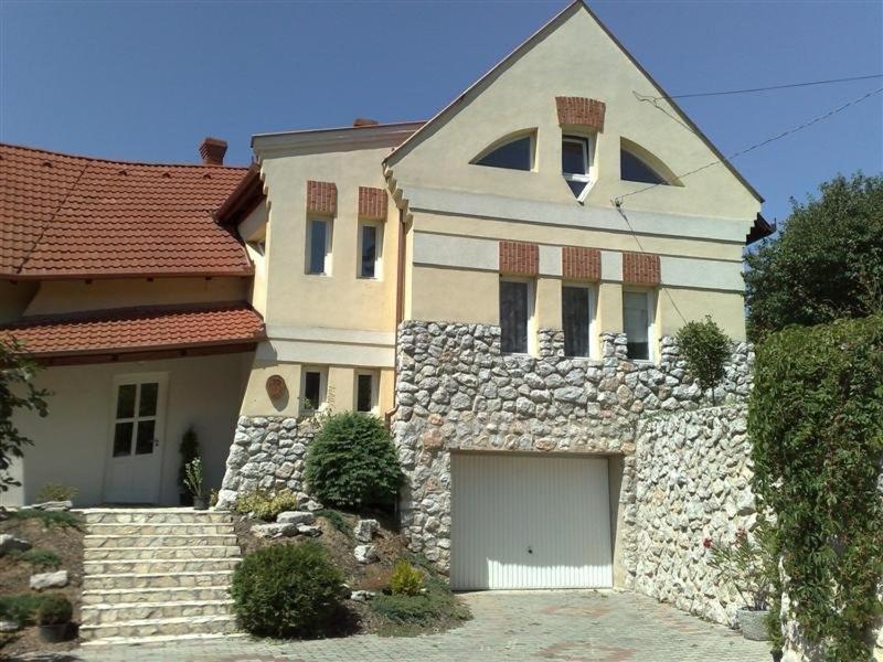 Marci Villa Печ Экстерьер фото